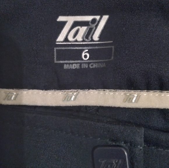 Navy Blue Ladies Tail Golf Shorts Size 6 *LIKE NEW* - Picture 3 of 8